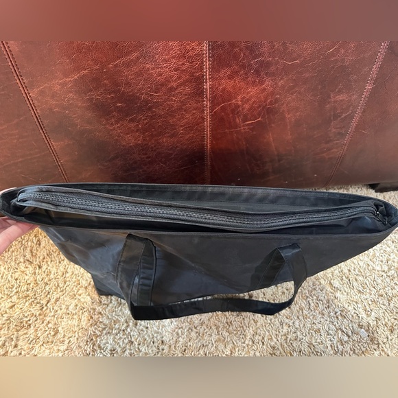 Walt Disney World Black with White Stripes Beach Bag with Zipper Used - Picture 11 of 11